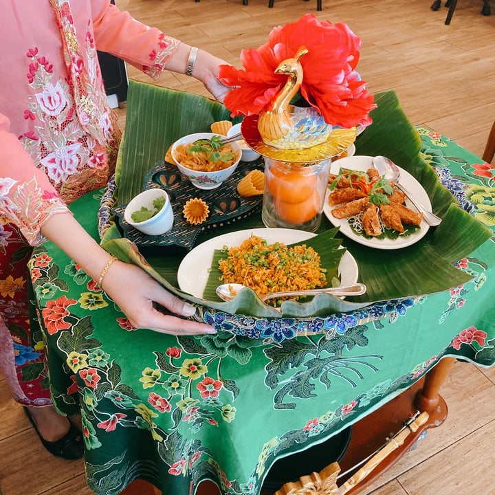 review photo of The Peranakan Restaurant Singapore Omnimeat Keluak Fried Rice shared by @happyfitvegan on 19 Dec 2020 - review