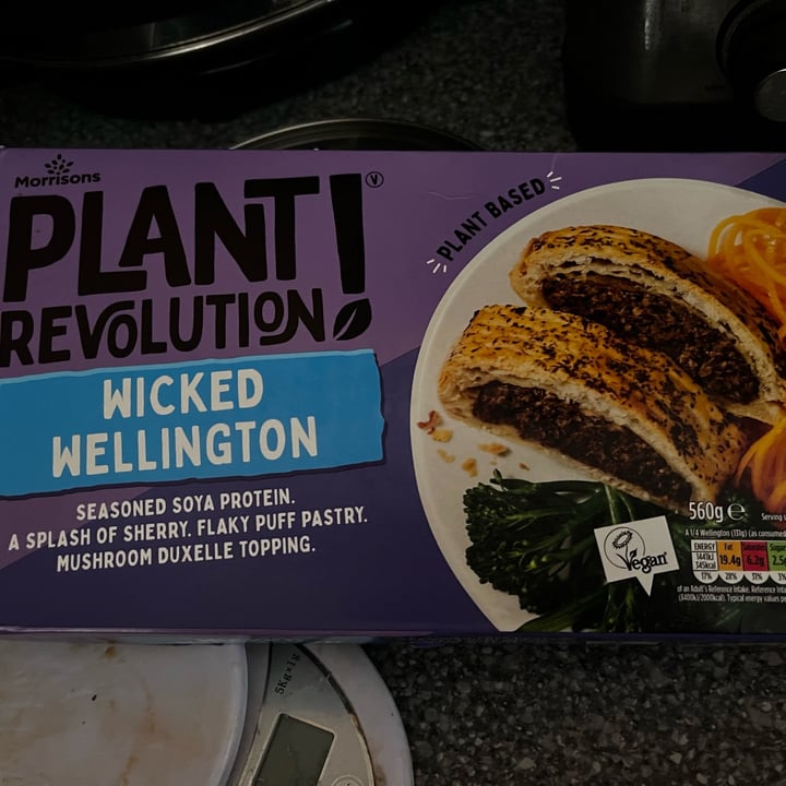 photo of Plant Revolution Wicked Wellington shared by @vegmart404 on  21 Apr 2022 - review
