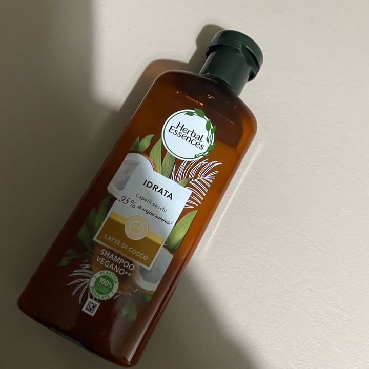 review photo of Herbal Essences Shampo shared by @verobell28 on 13 Mar 2022 - review