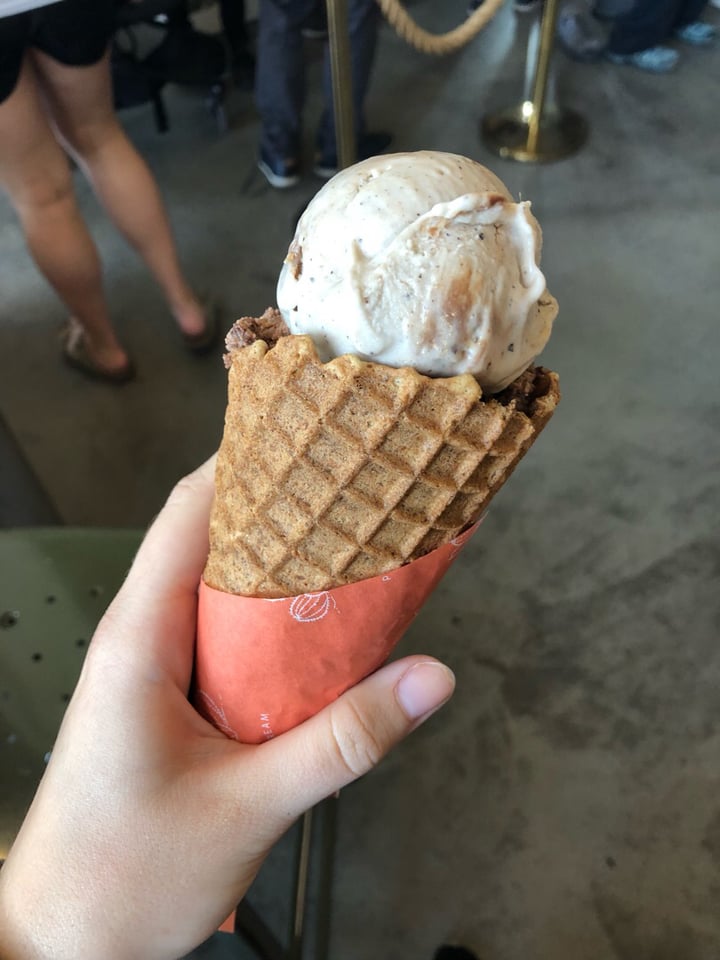 photo of Frankie & Jo's Ballard Go Bananas and Chocolate Tahini Supercookie Ice Cream shared by @lauraeatsgrass on  27 Jun 2019 - review