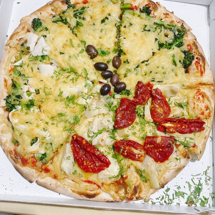 review photo of Meime Pizzaria Pizza shared by @-daphne on 05 Aug 2022 - review