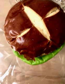 photo of Pretzilla Pretzel Burger Buns shared by @tamiapple on  14 Feb 2021 - review