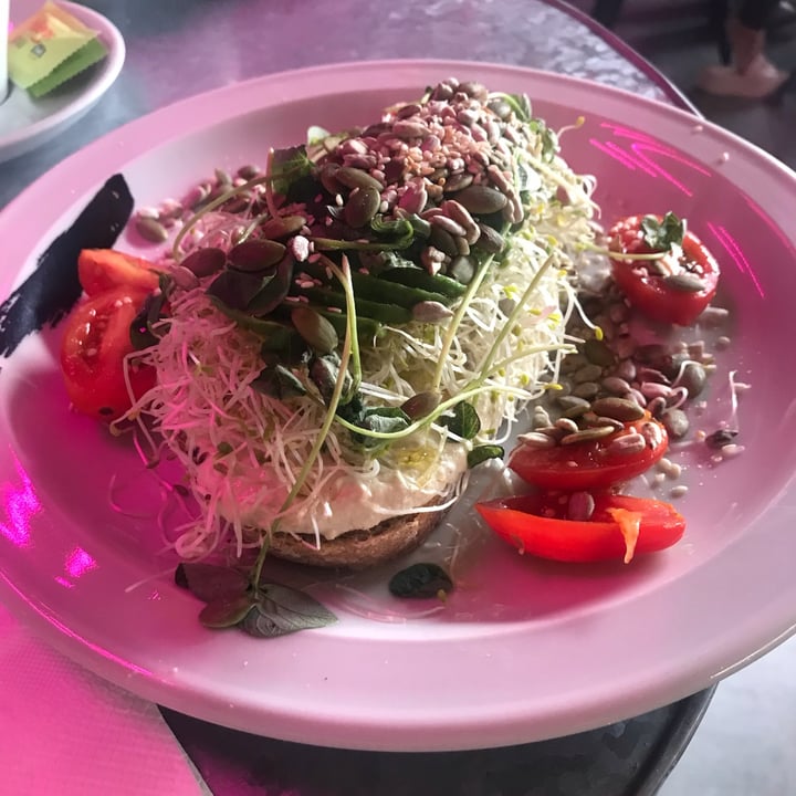 photo of Masa Madre BKRY Tostada Con Queso De Caju, Brotes Y Palta shared by @fercross2vegan on  02 Mar 2022 - review