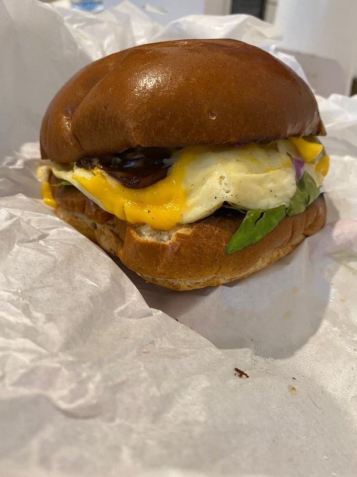 photo of Rainbow Rainburger With Baicon Egg And Cheddar shared by @tamark on  05 Apr 2020 - review