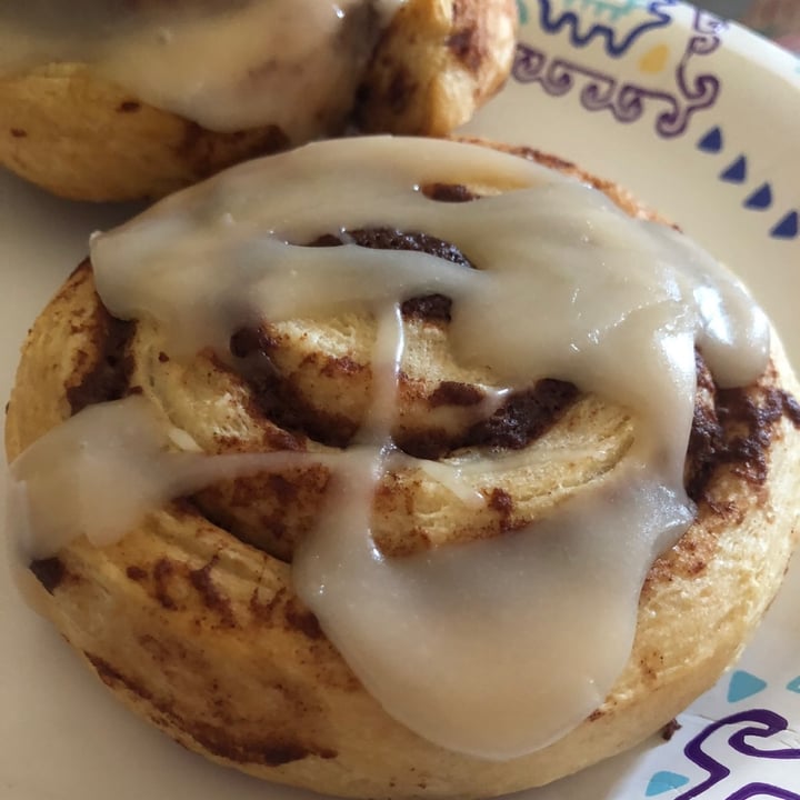 review photo of Immaculate Organic Cinnamon Rolls with Icing shared by @veganlyssa on 11 Apr 2021 - review