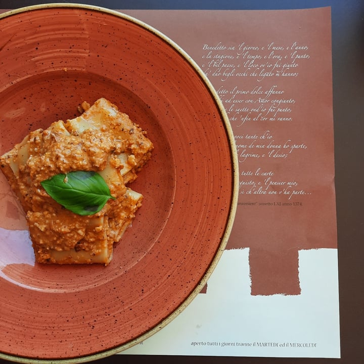 photo of Ristorante Il Canzoniere Paccheri Al Pesto Di Pomodori Secchi, Mandorle E Basilico shared by @pripriscipriscilla on  23 Jul 2021 - review