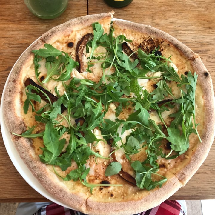photo of Chutnej - Vegan Bistro The Queen pizza shared by @risajanda on  09 Sep 2021 - review