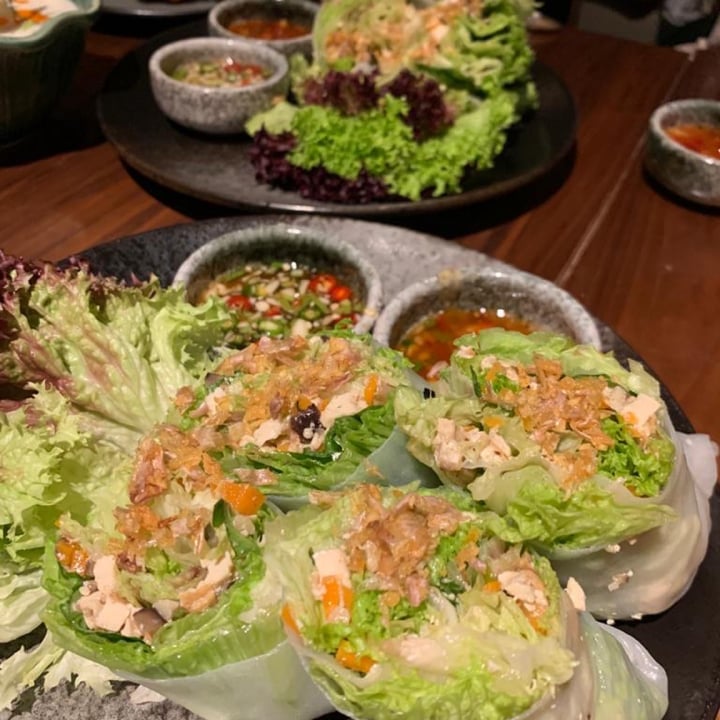 photo of Mak Mak Raw wraps shared by @coconutandwhat on  30 Oct 2020 - review