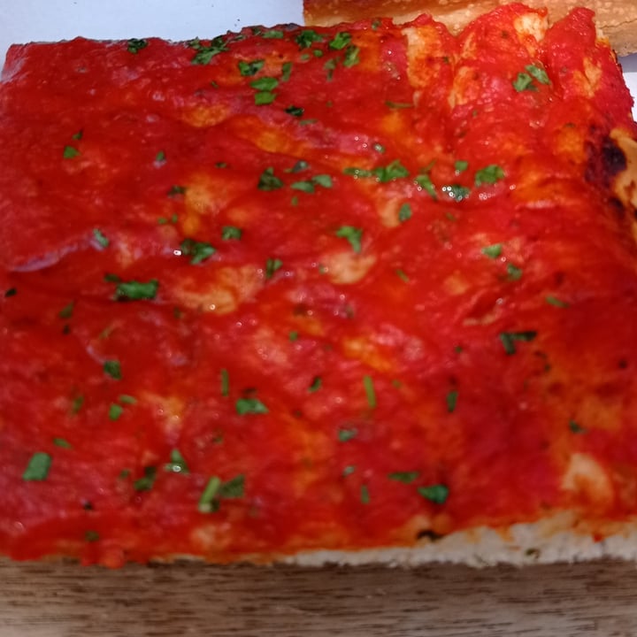 photo of Pizzeria & Piadineria Porto's (viale Trieste - Pesaro) Marinara shared by @vegale15 on  03 Sep 2022 - review