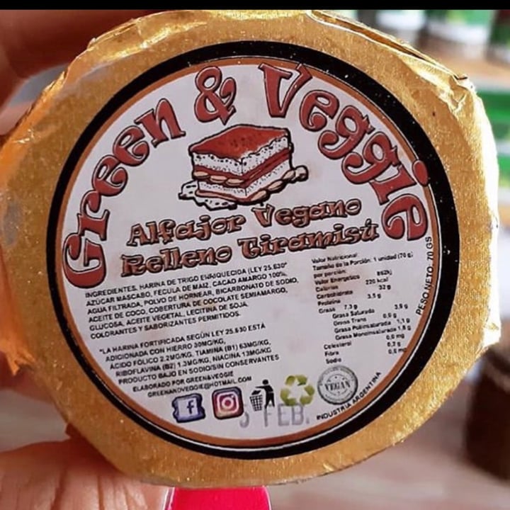 review photo of Green & Veggie Alfajor Vegano relleno de Tiramisú shared by @irinaesposito on 04 May 2020 - review