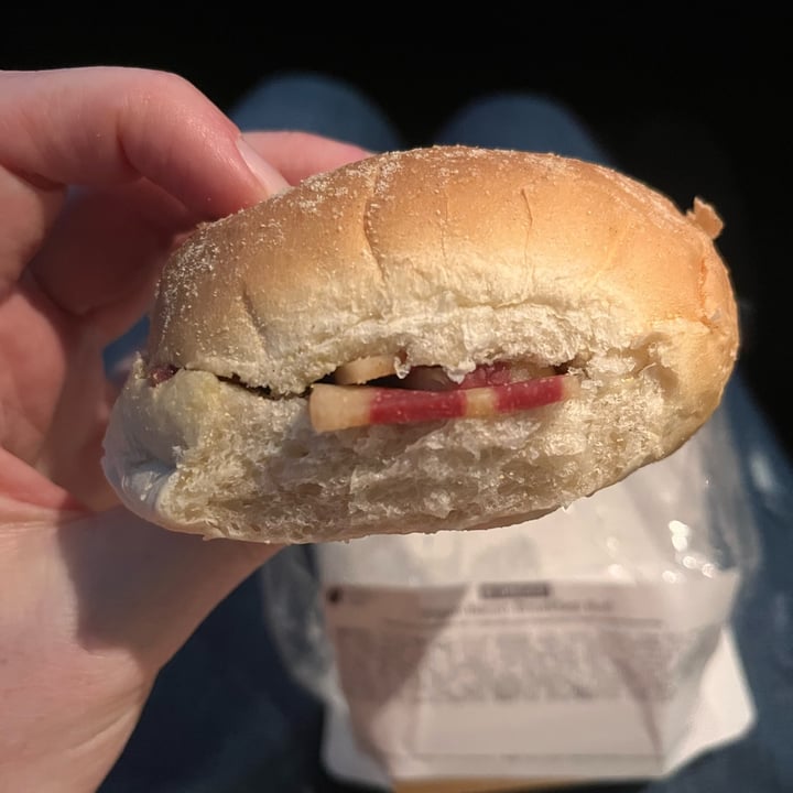 photo of Greggs Bacon Breakfast Roll shared by @ameriamber on  04 Nov 2021 - review