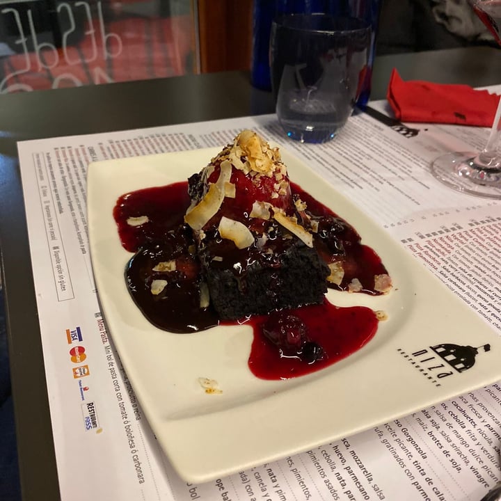 photo of Restaurante Niza Cookie de calabacin,chocolate y sirope de frambuesa con coco shared by @smaug on  02 Feb 2022 - review