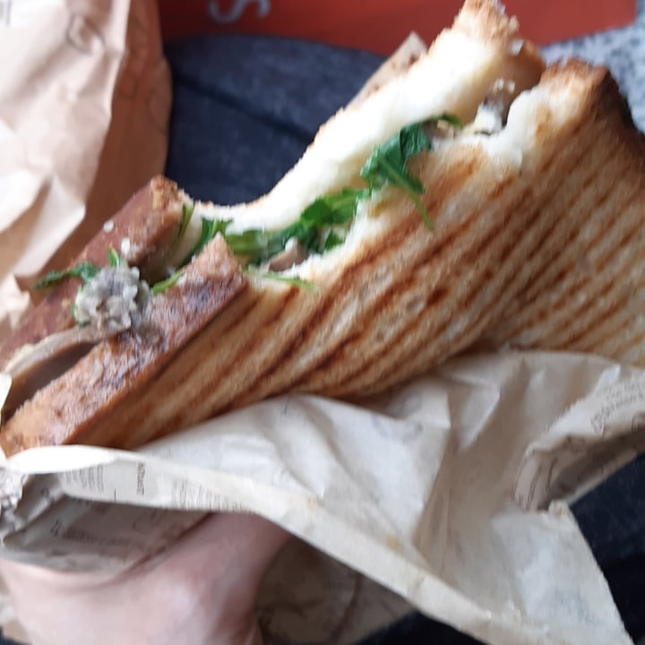photo of CapaToast Toast vegano shared by @rawnen on  12 Jun 2022 - review