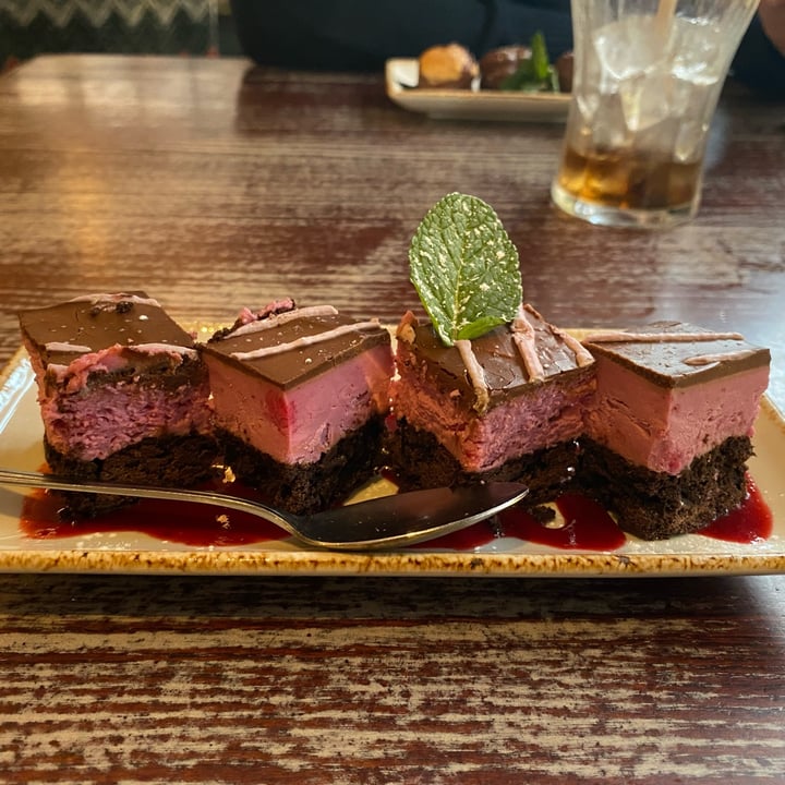 photo of Slug & Lettuce Birmingham Cherry brownie cheesecake shared by @caterinatali on  19 Mar 2022 - review