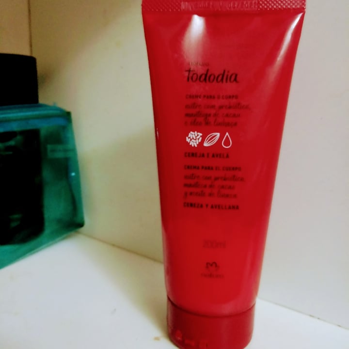 review photo of Natura Creme corporal Cereja e Avelã shared by @silboch on 30 Apr 2022 - review