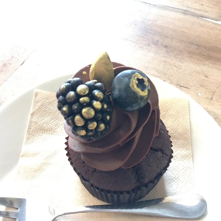 photo of Tauer Bakery Cupcake Foresta Nera shared by @giuliaz on  06 May 2022 - review
