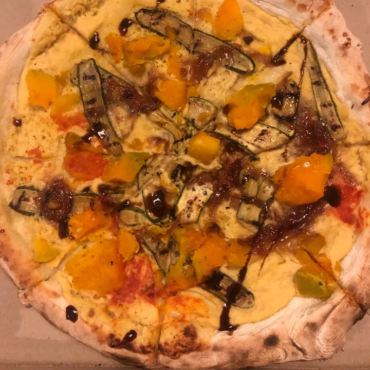 photo of Ferdinando's Pizza Al Baba Sababa Vegan Pizza with Hummus Base shared by @magdawrpa on  08 Nov 2021 - review