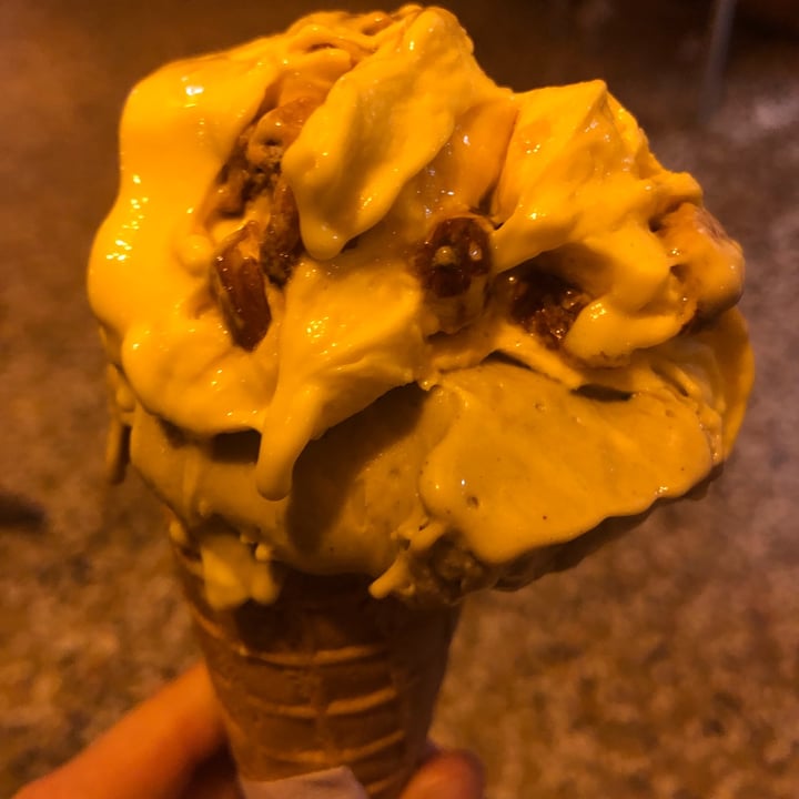 photo of Gelateria Gianni cono vegano sole e pistacchio shared by @teresamoretti on  03 May 2022 - review