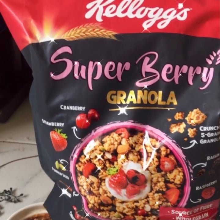 photo of Kellogg Super Berry Granola shared by @consciouscookieee on  12 Dec 2020 - review