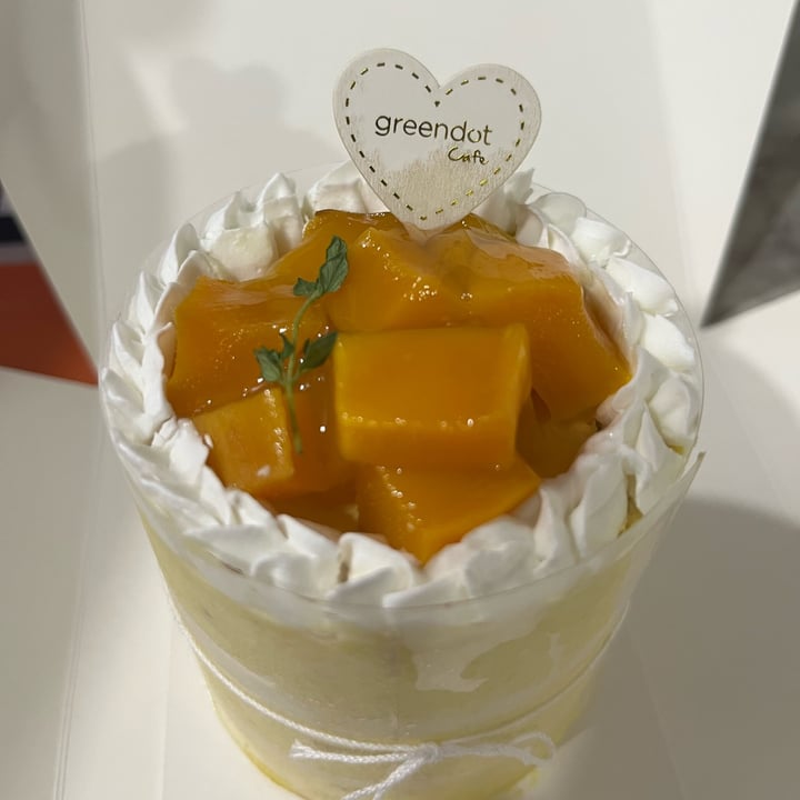 photo of Greendot PAYA LEBAR SQUARE Mango Cake shared by @soy-orbison on  05 Nov 2022 - review