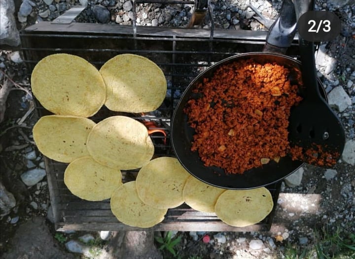 photo of Calaca Vegana Soya Estilo Al Pastor Lista Para Comer shared by @laurys on  30 Jan 2020 - review