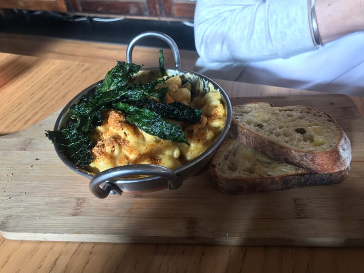 photo of Red Velvet Lounge Vegan Mac and cheese shared by @hannahamy on  24 Aug 2019 - review