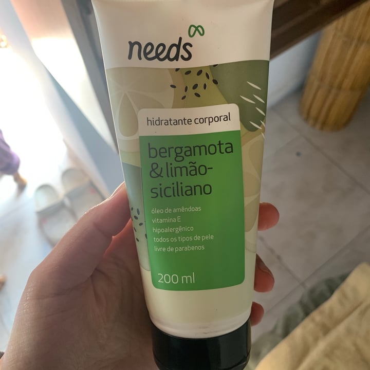 photo of Vegan by Needs Creme hidratante corporal Vanilla + Pitanga shared by @ericasilva on  05 Jul 2021 - review