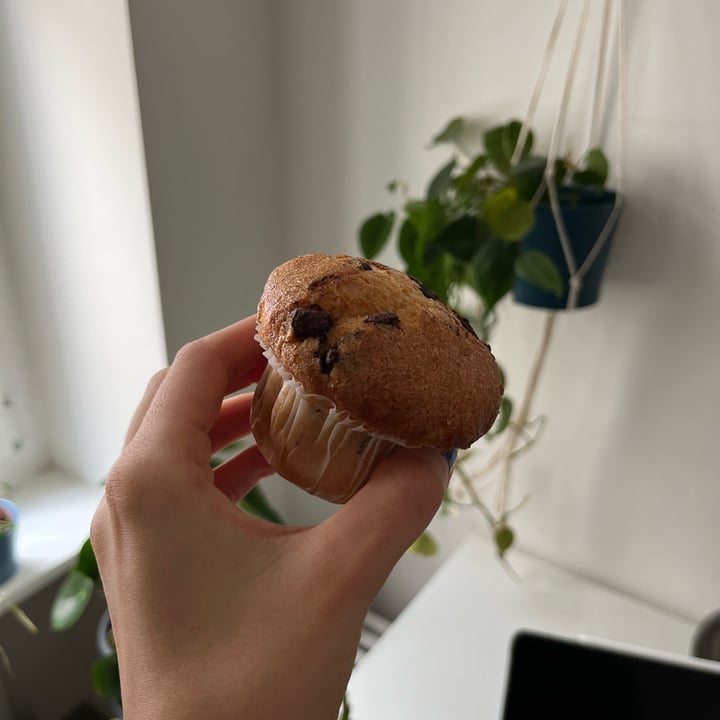photo of Veganz Muffins Chocolate Chip  shared by @xanaramos on  19 Oct 2021 - review
