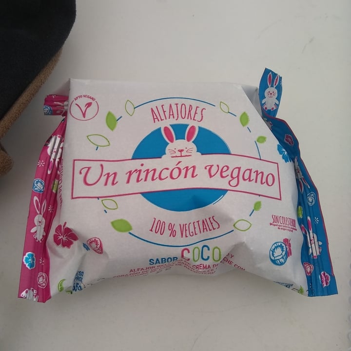 photo of Un Rincón Vegano Alfajor de Coco shared by @leilanahir on  03 Jul 2022 - review