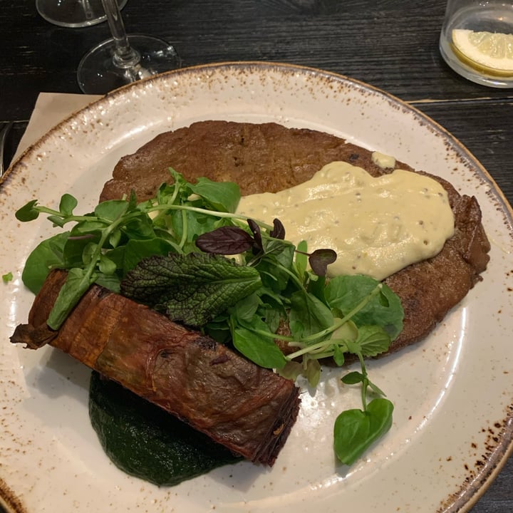 review photo of Ao 26 - Vegan food project Seitan steak with mustard sauce shared by @claralimao on 11 May 2022 - review