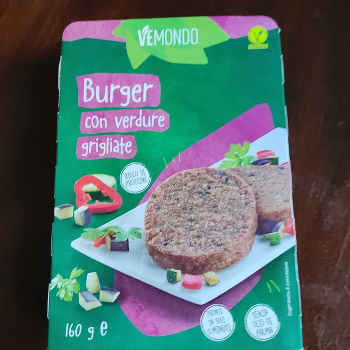 photo of Vemondo Burger con Verdure Grigliate shared by @goretta on  06 Aug 2021 - review