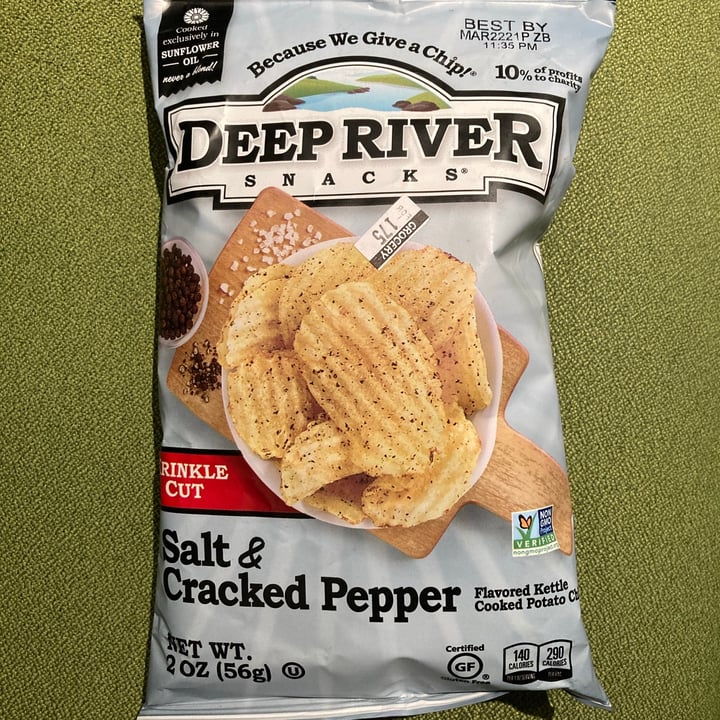 photo of Deep river snacks Salt and cracked pepper shared by @veganjewelsnyc on  17 Feb 2021 - review