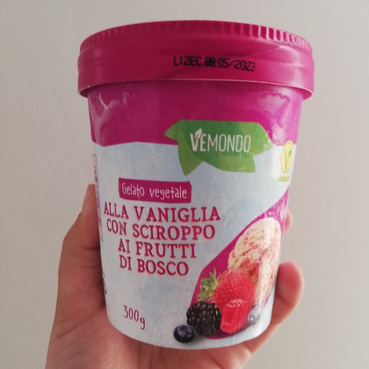 review photo of Vemondo Gelato vegetale alla vaniglia con sciroppo ai frutti di bosco shared by @onlyioana on 12 Jul 2021 - review