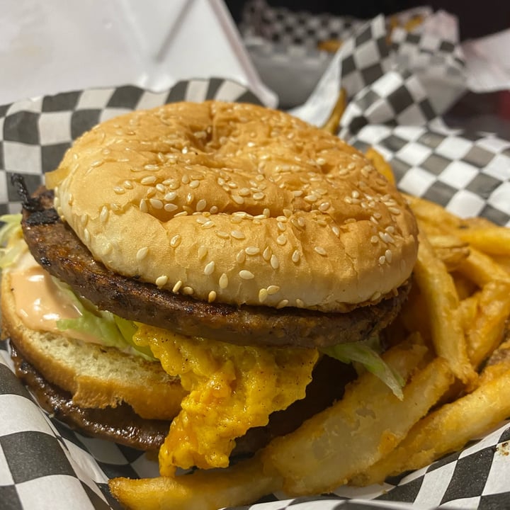 review photo of Doomie's Home Cookin' Fake bigmac shared by @motherofeden on 06 May 2022 - review