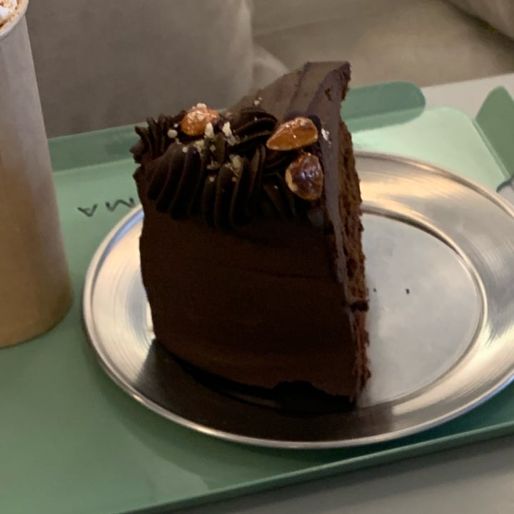 photo of Bioma plant based café Porción torta Bruce shared by @amparoaisit on  16 Sep 2022 - review