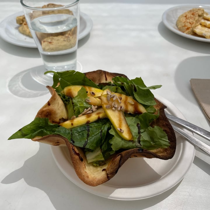 review photo of La Nuova Arca - Il Cammino Insalata dentro crosta di pane shared by @dariomanni on 30 Jun 2022 - review
