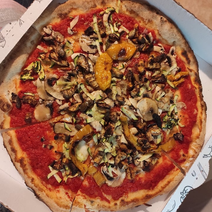 review photo of Pizzeria Pizza Shop Pizza vegana shared by @giorgiacortese on 22 May 2022 - review
