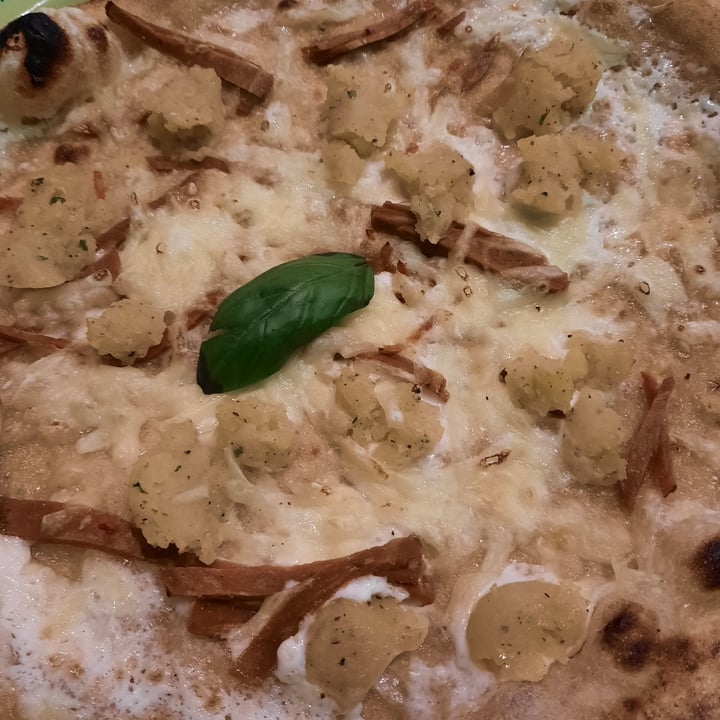 photo of Piperita Pizza Papera vegan shared by @tania- on  27 Mar 2022 - review