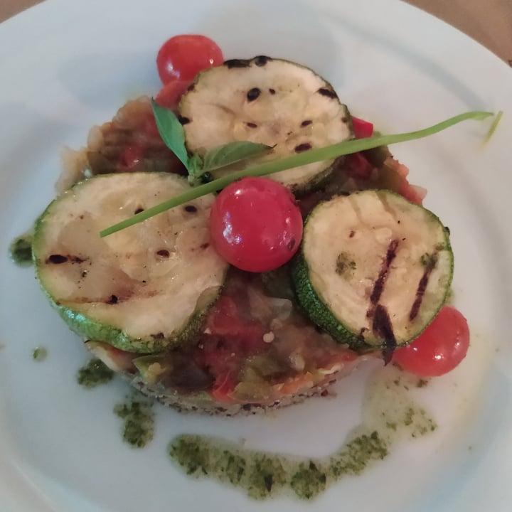 photo of Chez Céline Ensalada de quinoa con Ratatouille shared by @danielahidalgo on  17 Nov 2020 - review