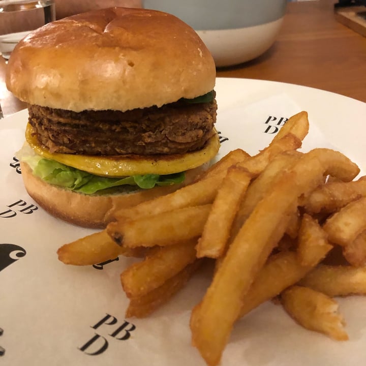 photo of Love Handle  Nasi Lemak Burger shared by @aishahalattas on  01 Sep 2022 - review