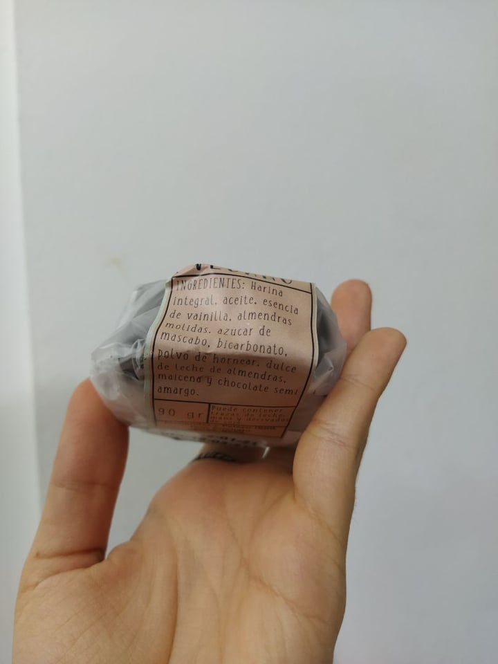 review photo of Carmela Tomasa Alfajor De Mousse De Chocolate shared by @celes on 04 Feb 2021 - review