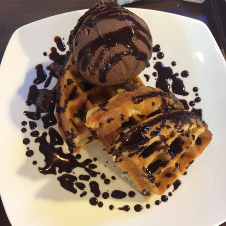 review photo of WellSmoocht 2 waffles scoop (chocolate and hazelnut) shared by @theminttobe on 17 Aug 2020 - review
