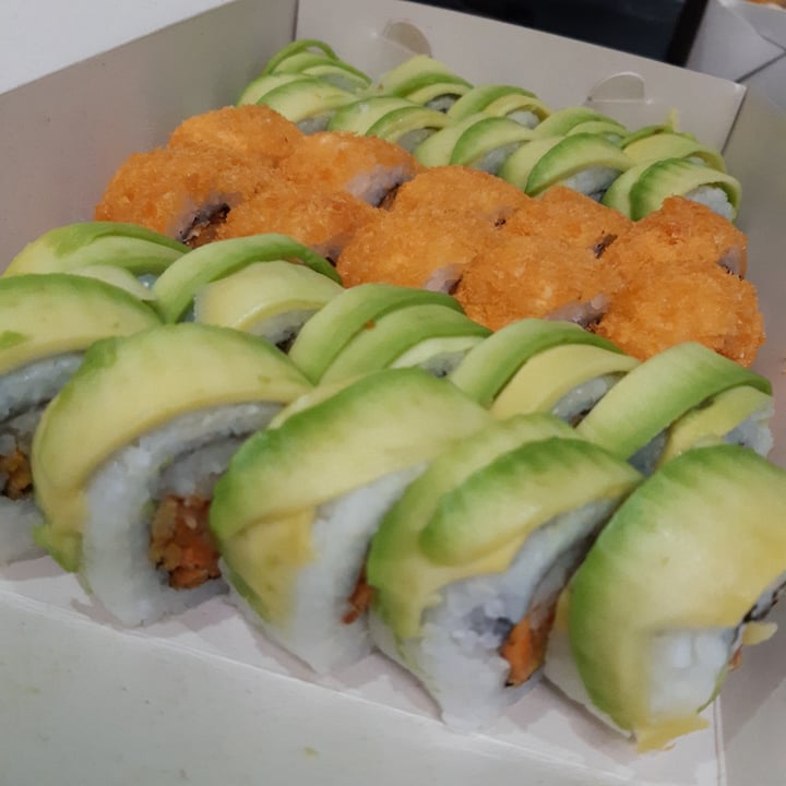 review photo of Hanashi Sushi Rollo de vegetales tempura shared by @laum on 25 Apr 2021 - review