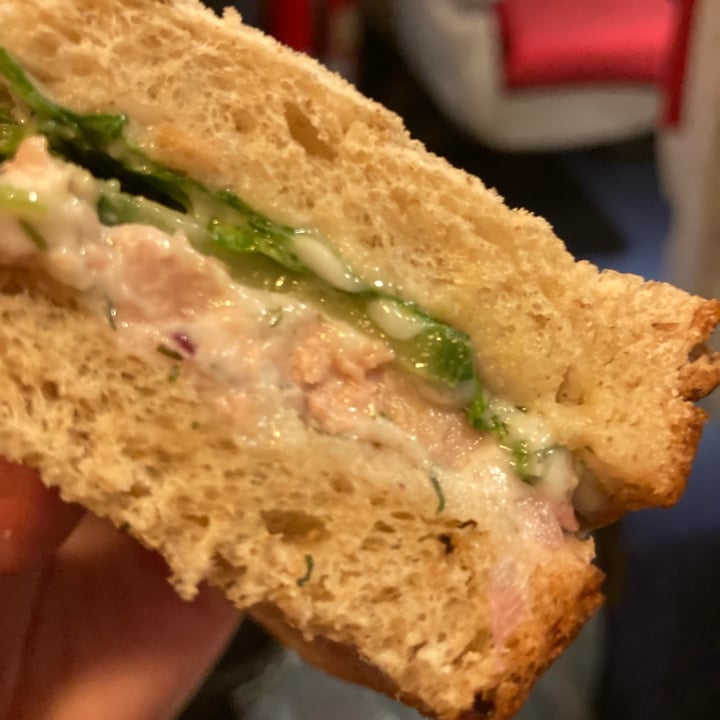 review photo of Starbucks Tu’nah Mayo Sandwich shared by @charlouise on 10 Jan 2022 - review