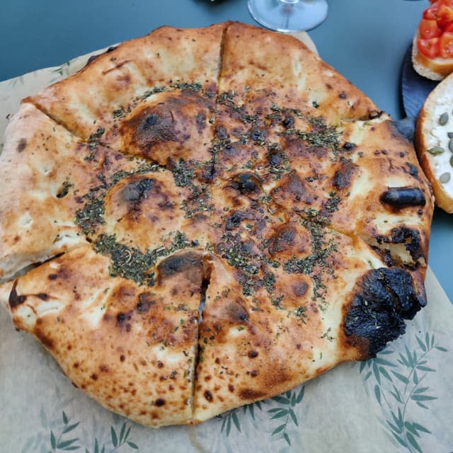 Photo of the dish “focaccia con erbe aromatiche”