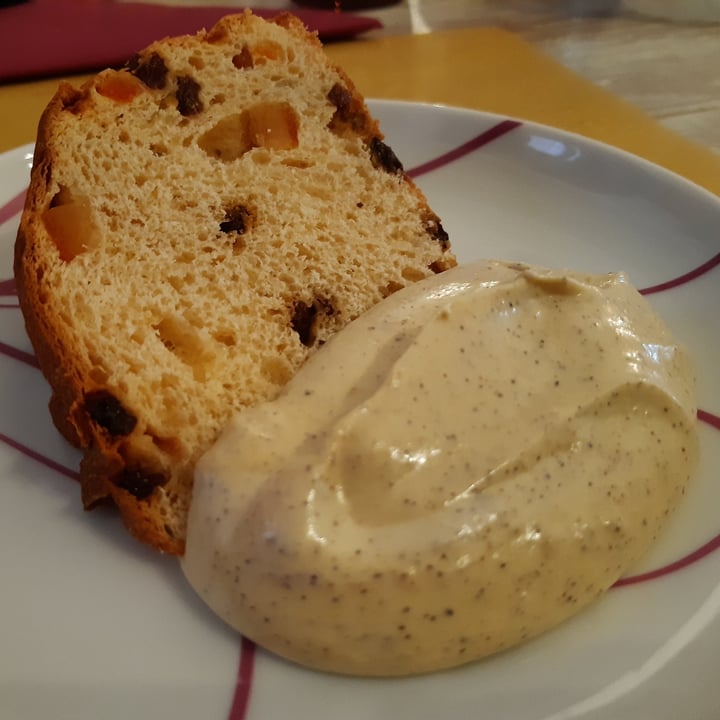 photo of Circolo Impatto Zero - Riservato ai Soci ARCI Panettone vegano con crema al caffè shared by @francymonky on  13 Dec 2021 - review