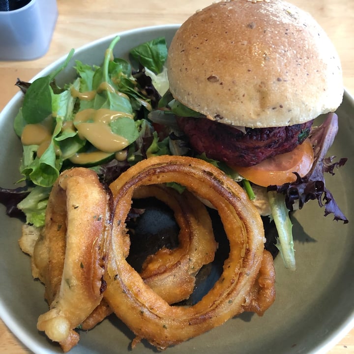 photo of Real Food Beet (Millet) Burger shared by @aishahalattas on  12 Dec 2020 - review