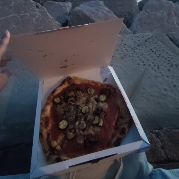 photo of Pineta Pizza Club Pizza Vegana Senza Aglio shared by @angelamarialamacchia on  18 Sep 2022 - review