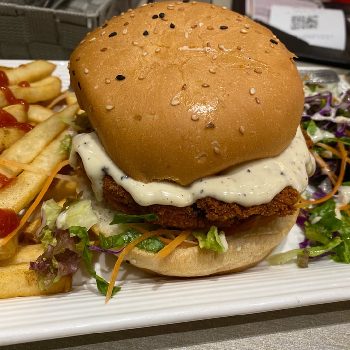 photo of Flavours by Saute Quinoa Burger shared by @krze on  03 Jan 2022 - review