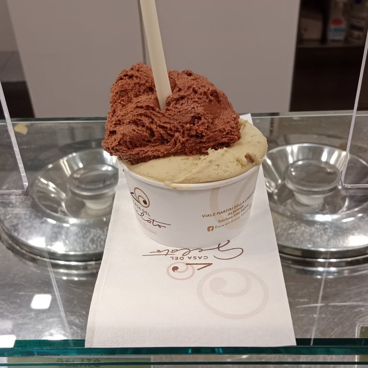 photo of Casa del gelato cioccolato Perù e pistacchio shared by @francescaglad7 on  22 Aug 2022 - review